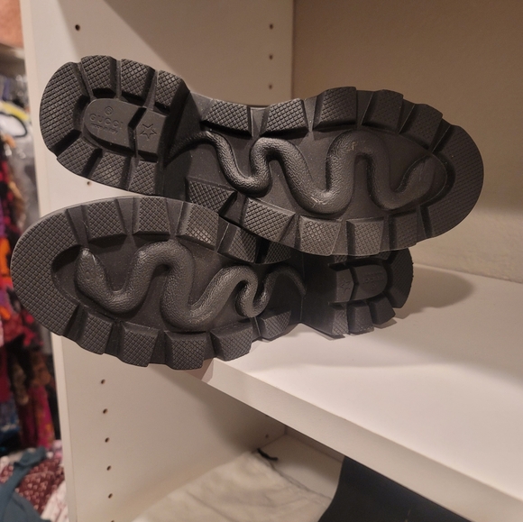 Gucci Leather Ankle Boot - Picture 4 of 8